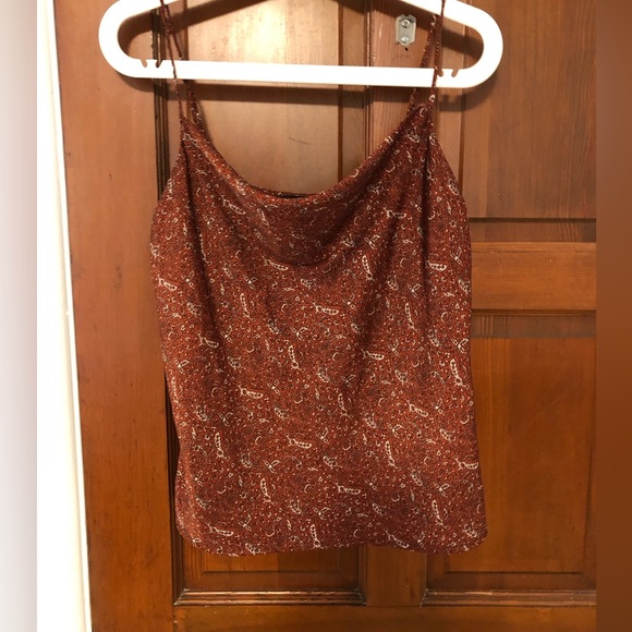 Banana republic, paisley, lovely satin style sleeveless blouse - Picture 2 of 2